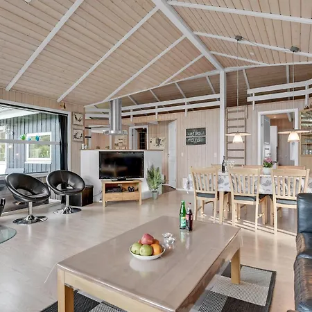 Holiday home 4 Bedroom Lovely In Toftlund *
