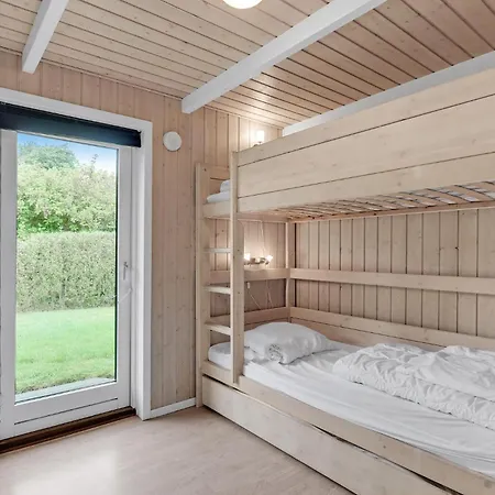 4 Bedroom Lovely In Toftlund * Arrild