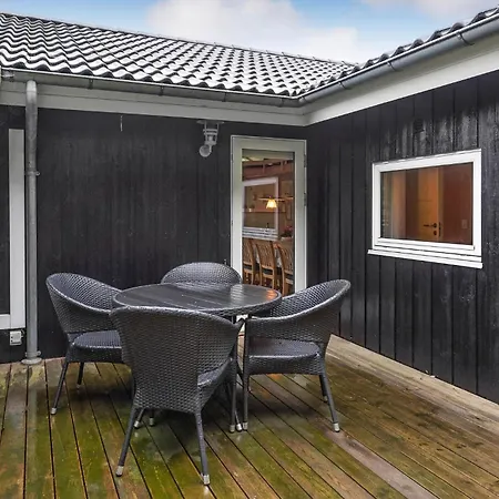 4 Bedroom Lovely In Toftlund *