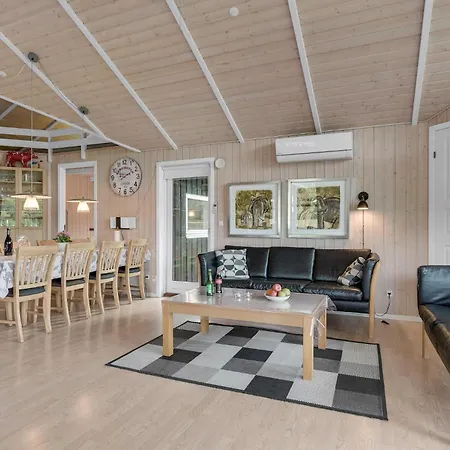 4 Bedroom Lovely In Toftlund *