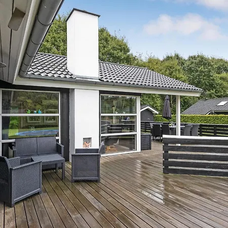 Holiday home 4 Bedroom Lovely In Toftlund Arrild