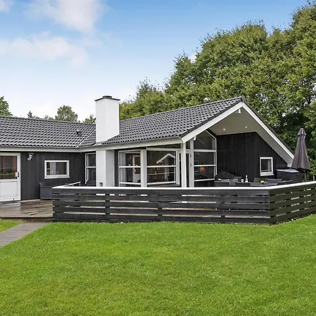4 Bedroom Lovely In Toftlund *