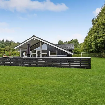 4 Bedroom Lovely In Toftlund Arrild